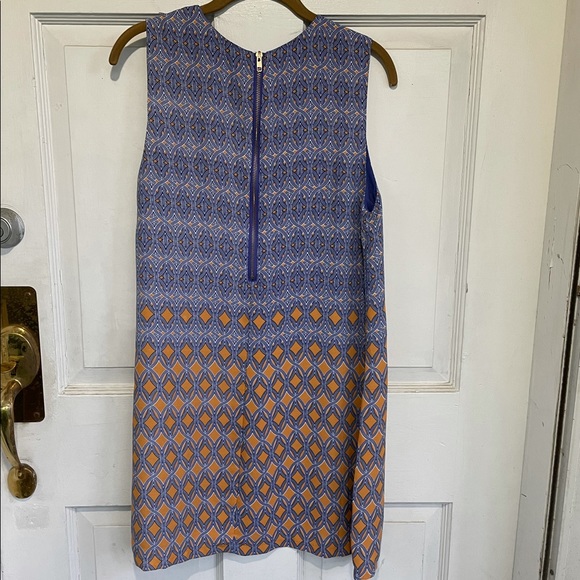 Fun dress! - Picture 5 of 8